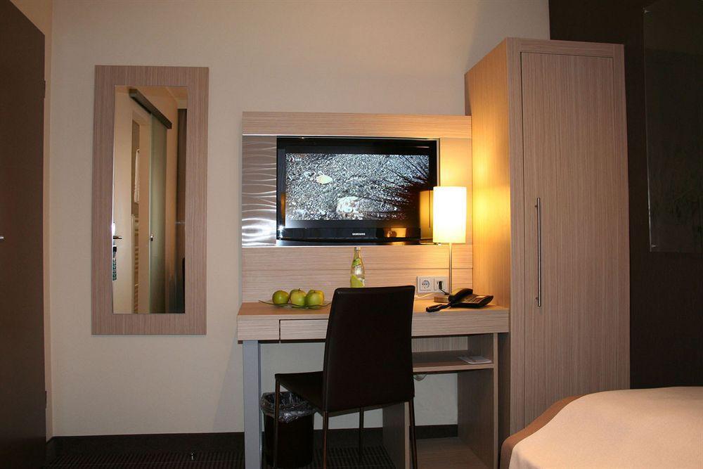 Hotel New Orly Munich Room photo